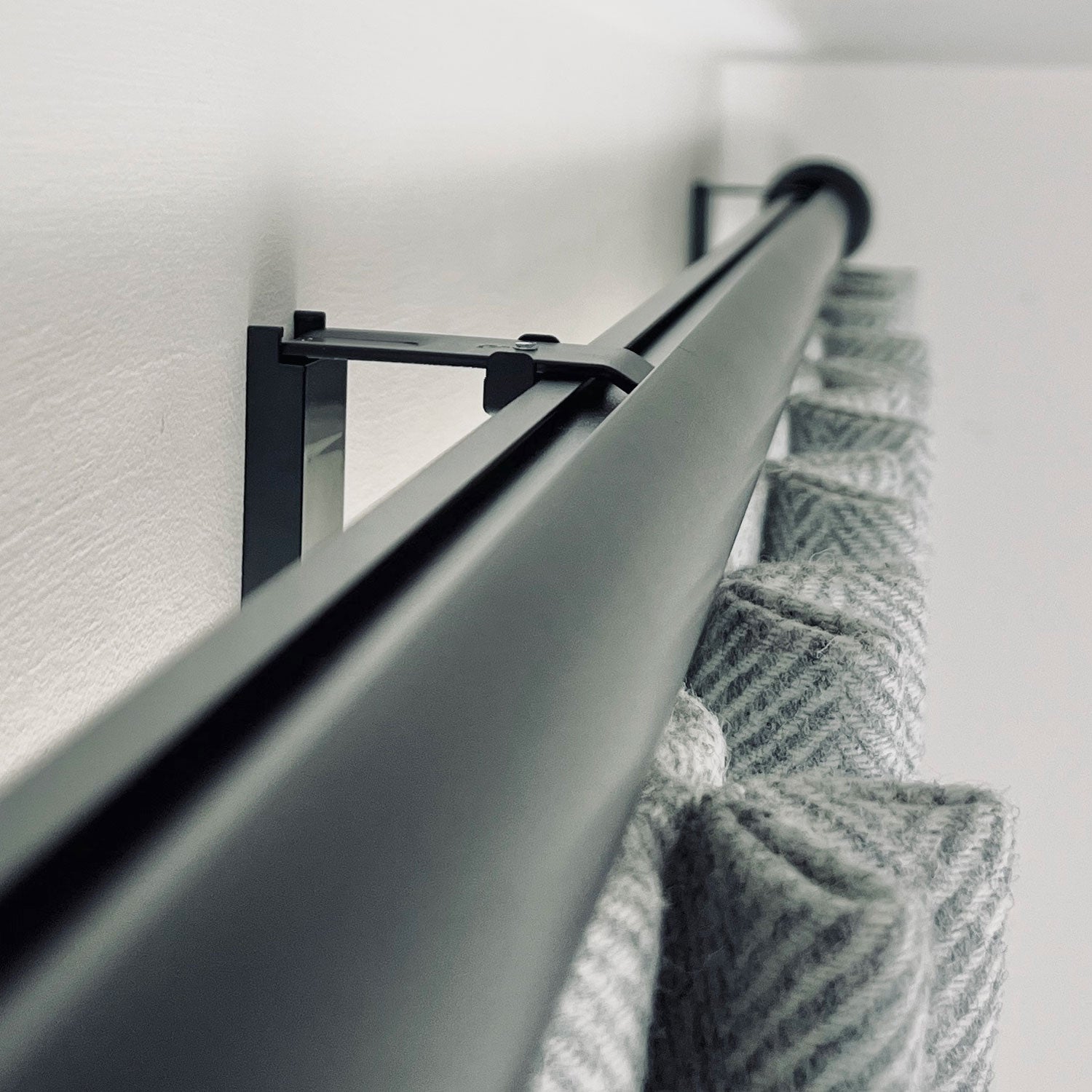 Round38 wall fix curtain track pack with Cap finials