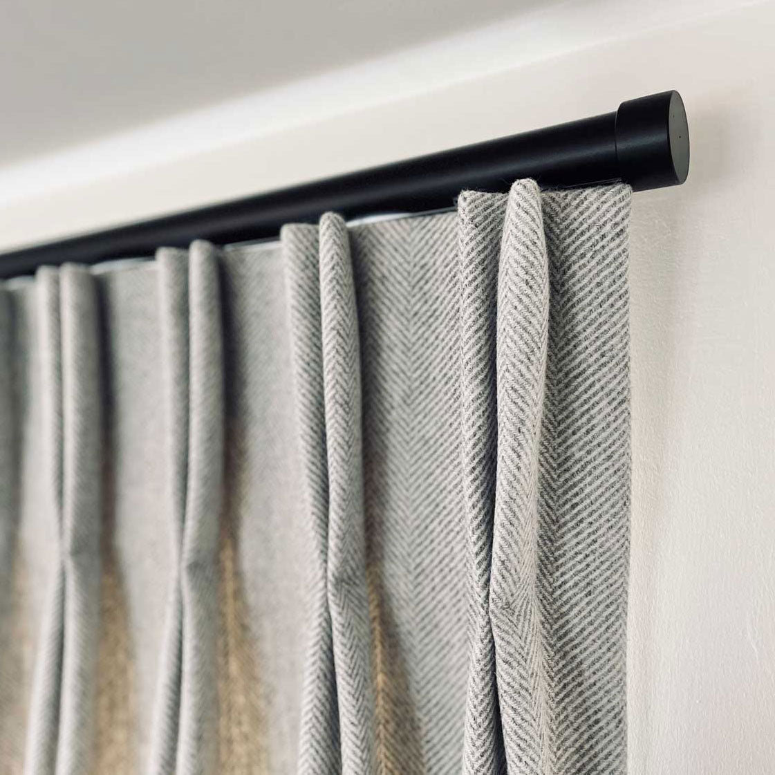 Round38 wall fix curtain track pack with Cap finials
