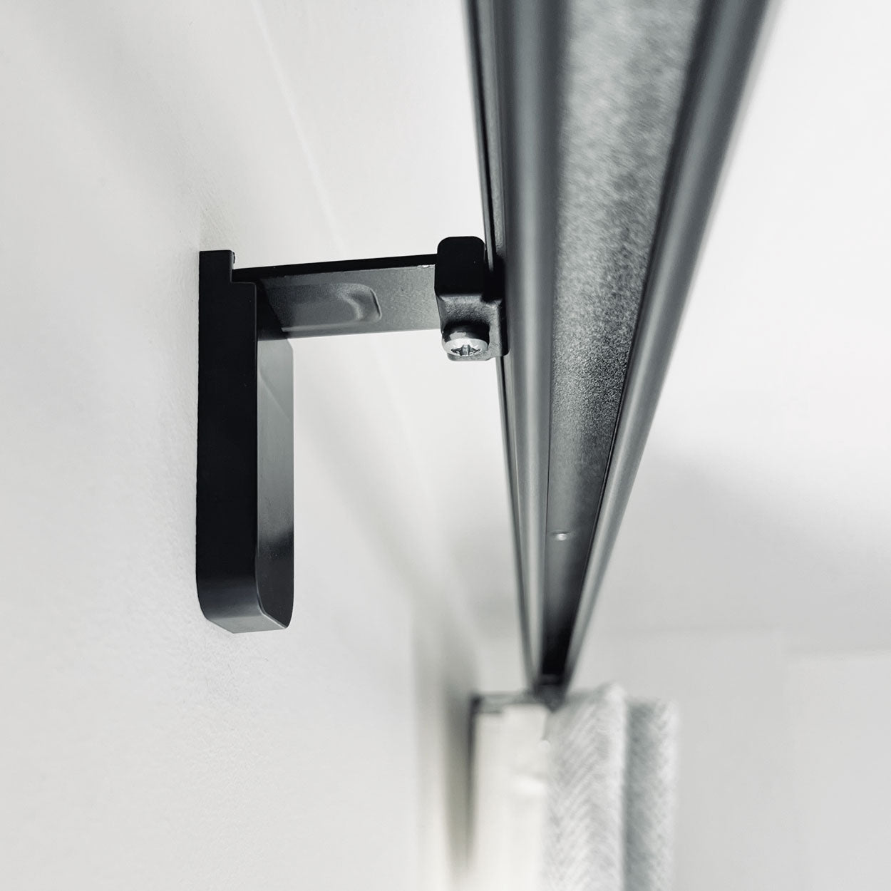 Square30 STRAIGHT curtain track pack with Ball finials - Wall Fix