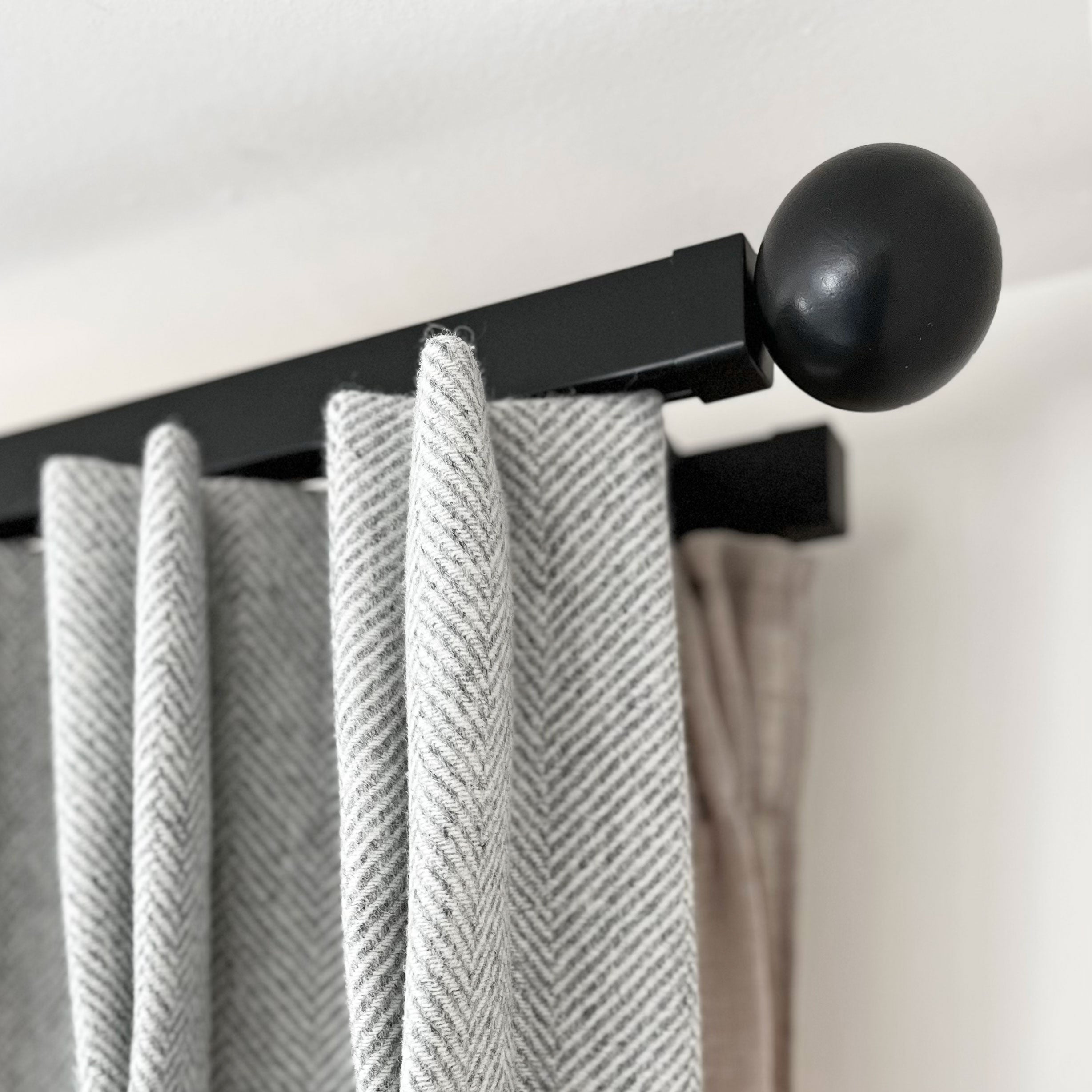 Square30 STRAIGHT double curtain track pack with Ball/Cap finials - Wall Fix